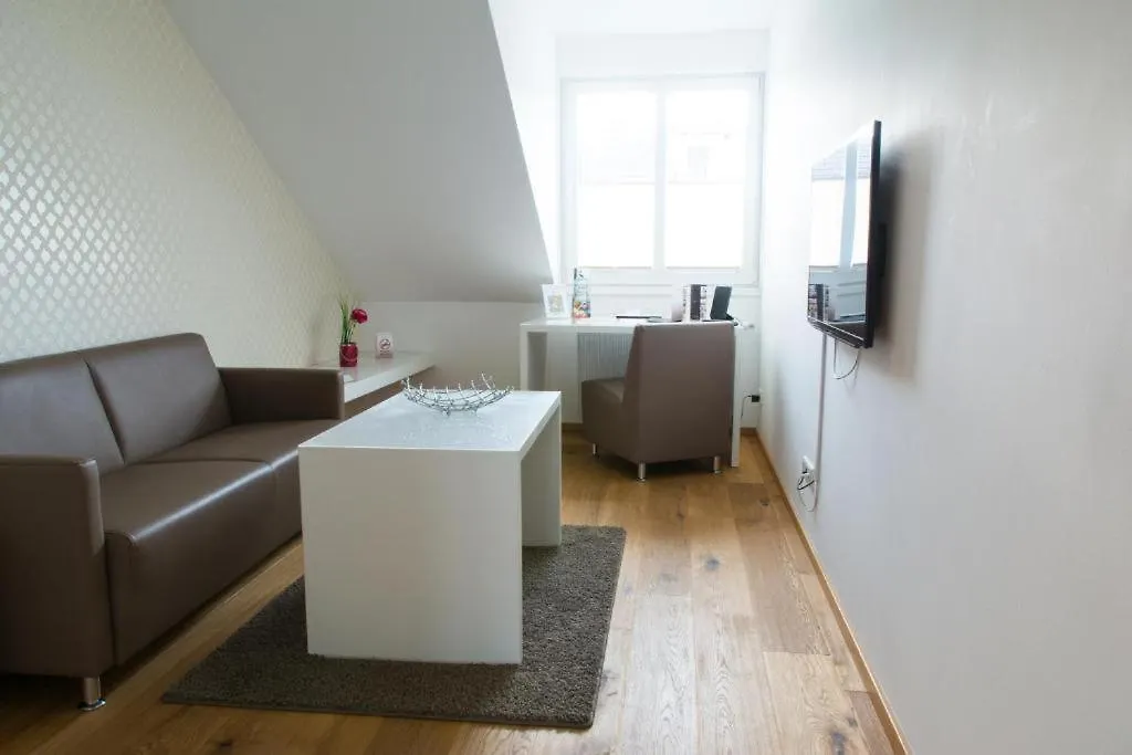 Helvetia Suites 杜塞尔多夫 0*,