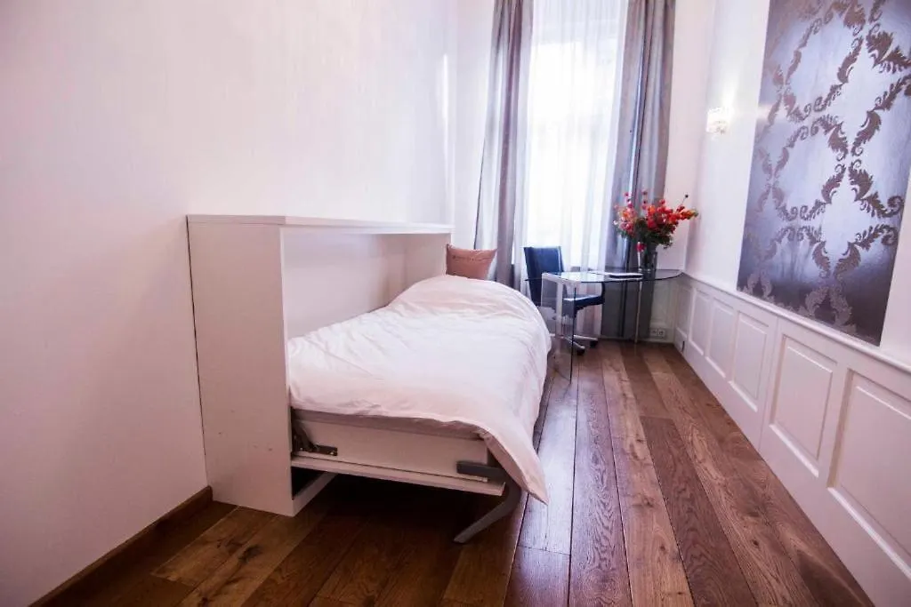 Helvetia Suites 杜塞尔多夫 0*,